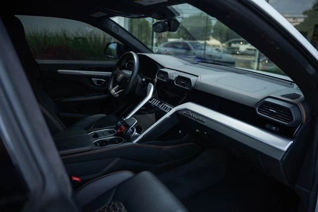 2020 Lamborghini Urus - Image 30 of 31