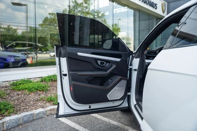2020 Lamborghini Urus - Image 23 of 31