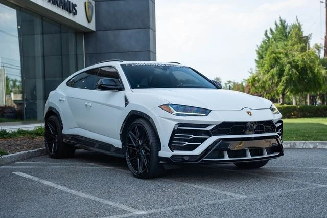 2020 Lamborghini Urus - Image 2 of 31