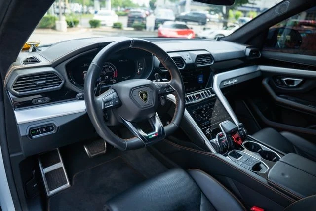 2020 Lamborghini Urus - Image 27 of 31