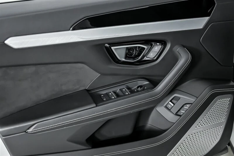 2020 Lamborghini Urus - Image 18 of 21