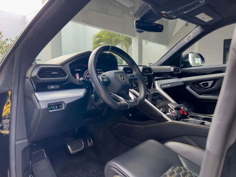 2020 Lamborghini Urus - Image 2 of 20