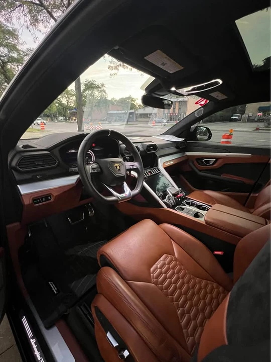 2020 Lamborghini Urus - Image 5 of 6