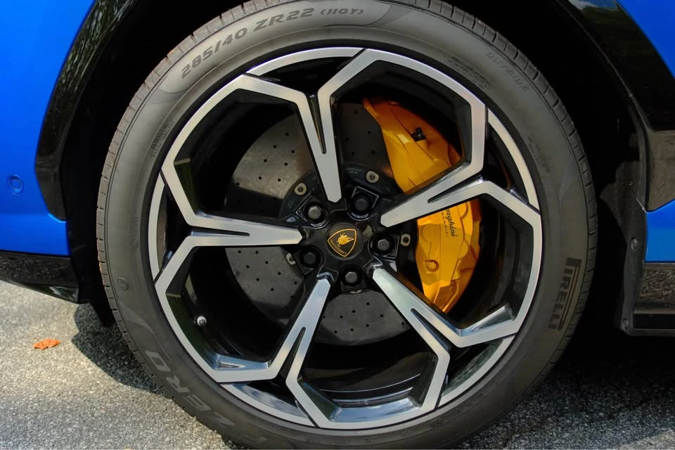 2020 Lamborghini Urus - Image 17 of 20