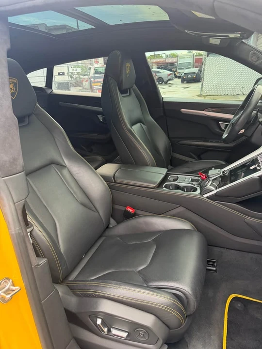 2020 Lamborghini Urus - Image 8 of 9