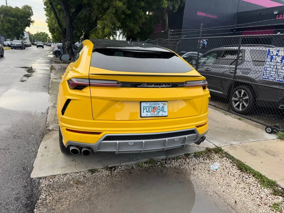 2020 Lamborghini Urus - Image 5 of 9
