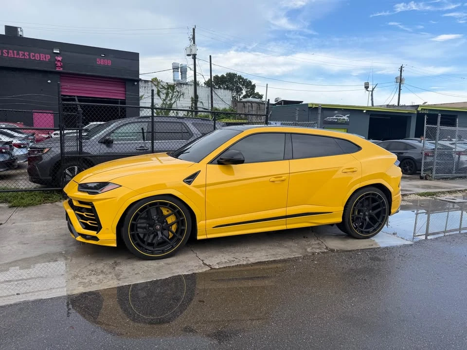 2020 Lamborghini Urus - Image 4 of 9