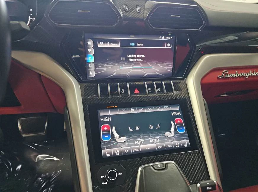 2020 Lamborghini Urus - Image 11 of 12