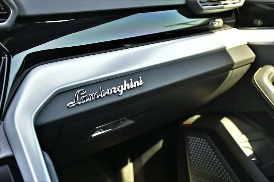 2020 Lamborghini Urus - Image 10 of 20