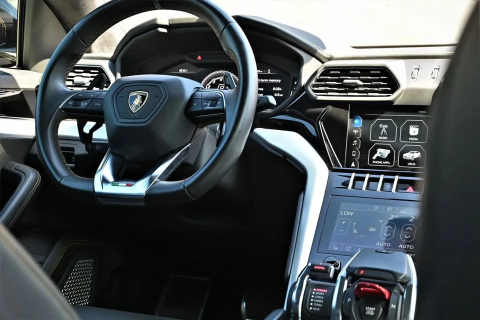 2020 Lamborghini Urus - Image 13 of 20