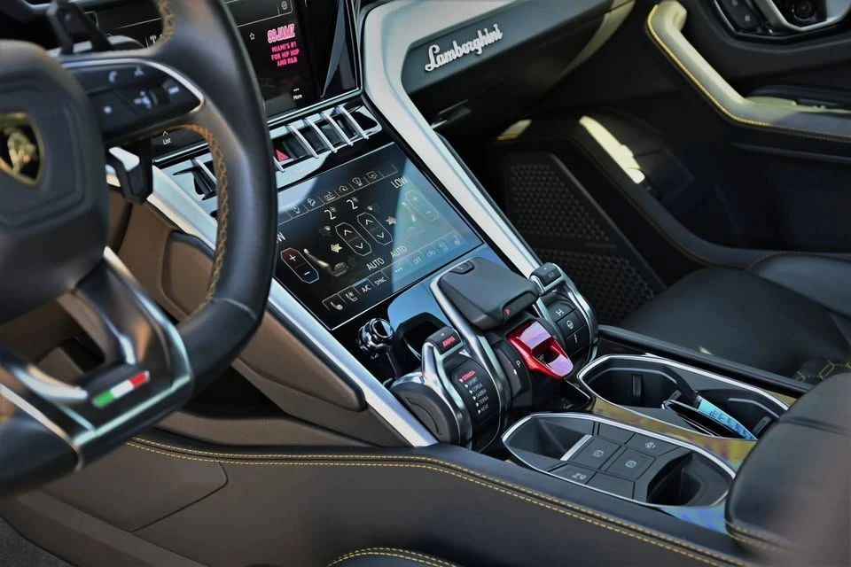 2020 Lamborghini Urus - Image 18 of 20