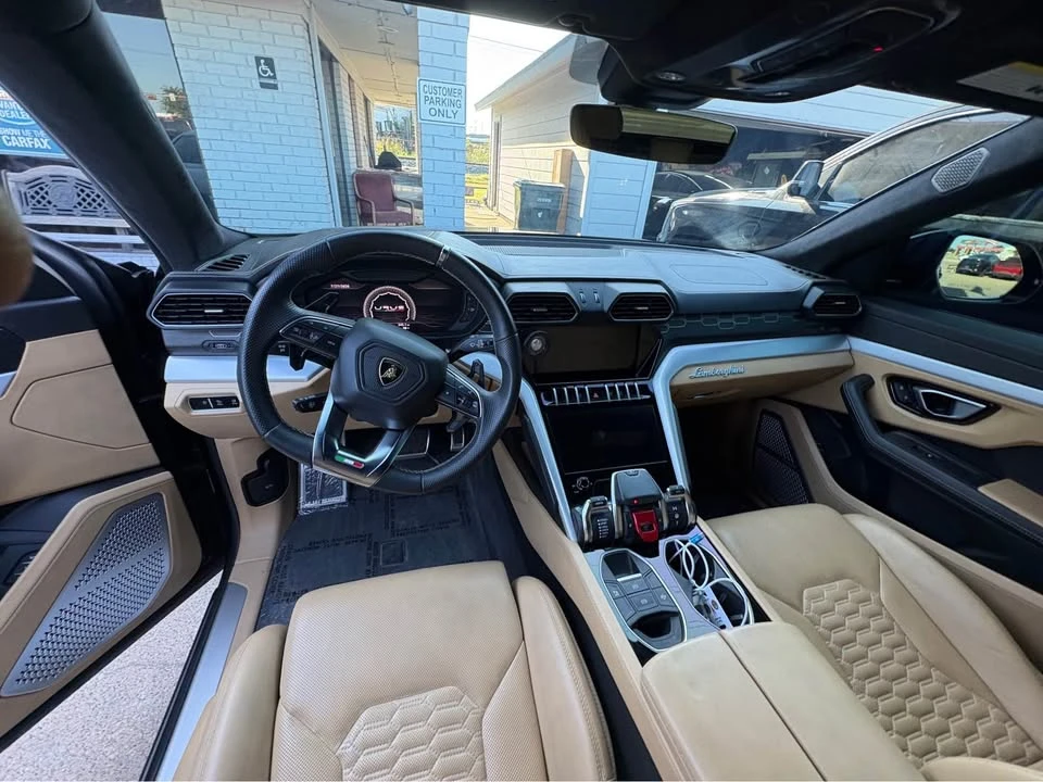 2020 Lamborghini Urus - Image 2 of 9