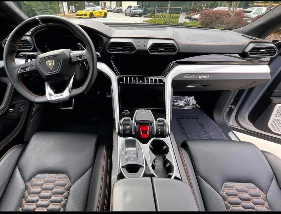 2020 Lamborghini Urus - Image 8 of 11