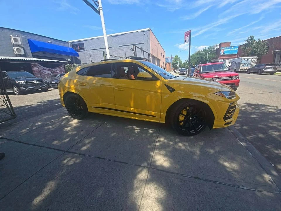 2020 Lamborghini Urus - Image 2 of 13