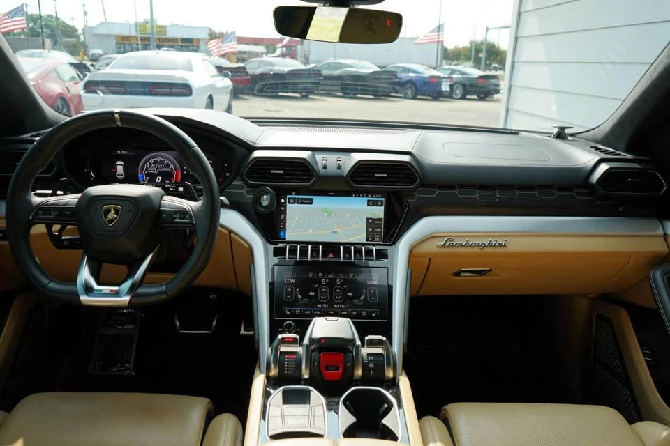 2020 Lamborghini Urus - Image 11 of 17