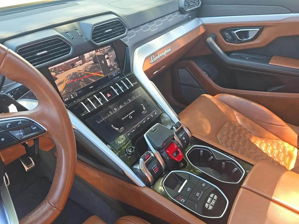 2020 Lamborghini Urus - Image 9 of 13