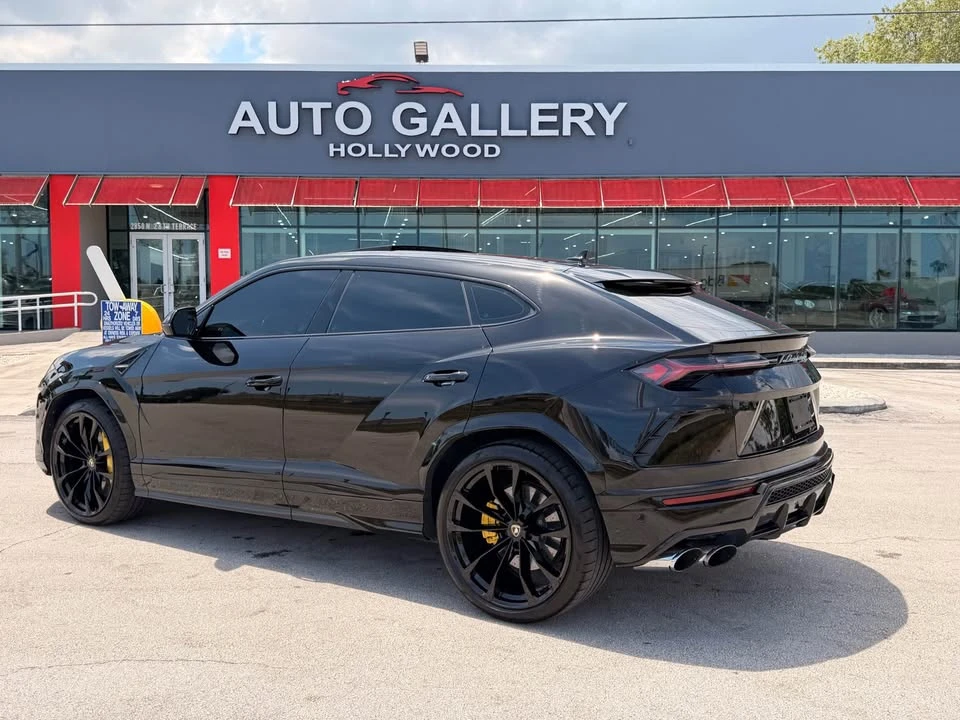 2020 Lamborghini Urus - Image 2 of 17