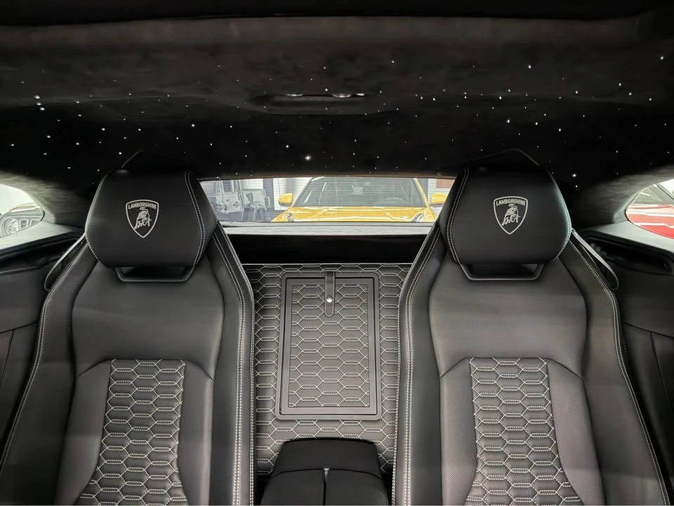2020 Lamborghini Urus - Image 9 of 17
