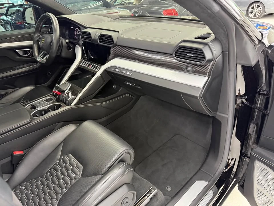2020 Lamborghini Urus - Image 11 of 17