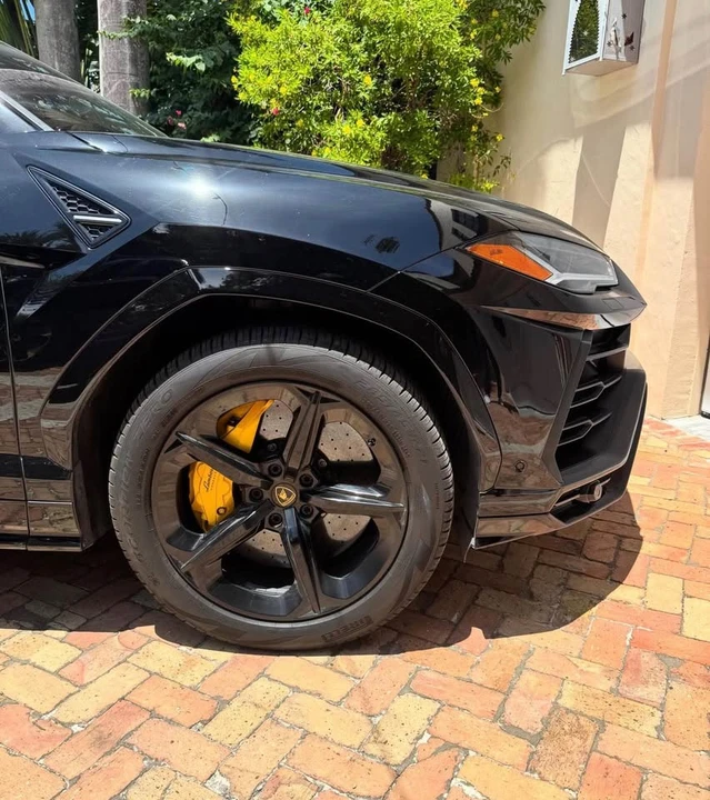 2020 Lamborghini Urus - Image 2 of 8