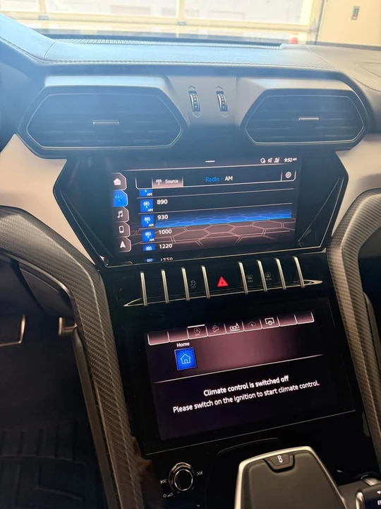 2020 Lamborghini Urus - Image 12 of 16