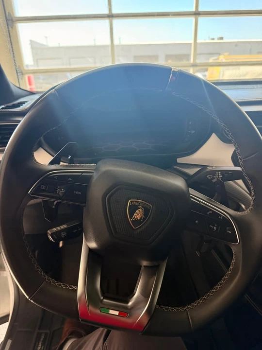 2020 Lamborghini Urus - Image 10 of 16