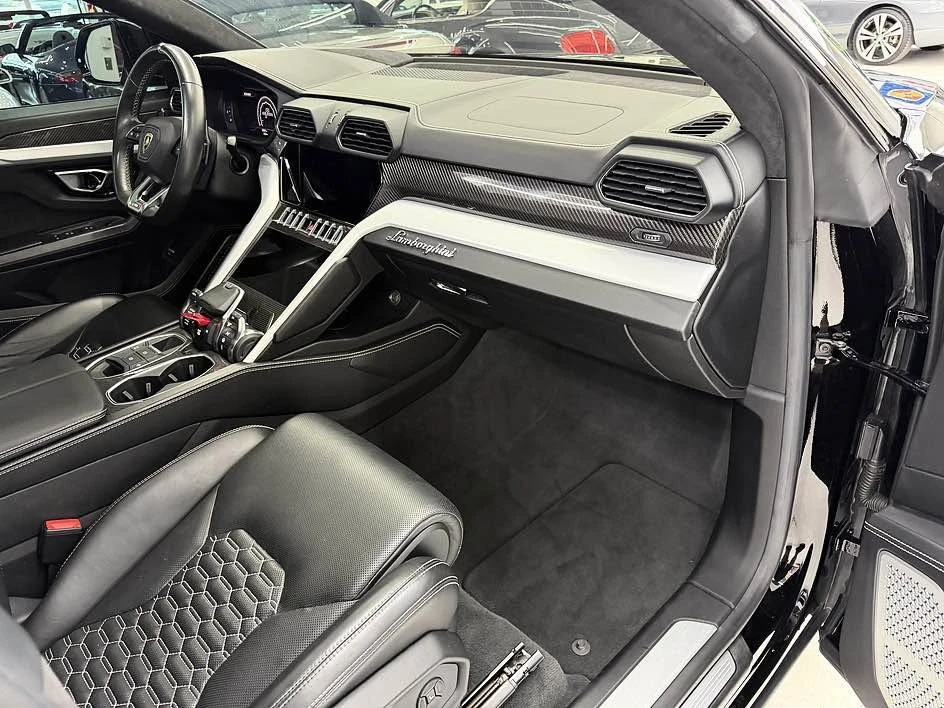 2020 Lamborghini Urus - Image 9 of 10
