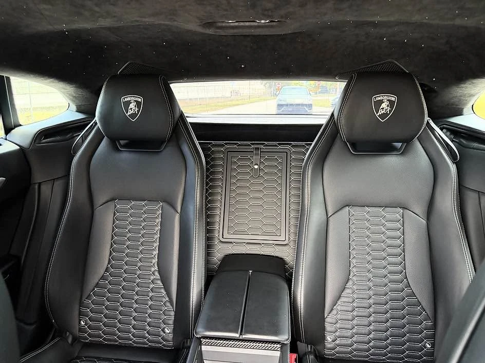 2020 Lamborghini Urus - Image 8 of 10
