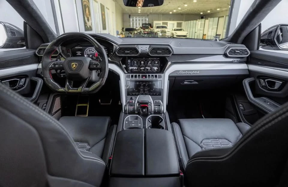 2020 Lamborghini Urus - Image 6 of 8