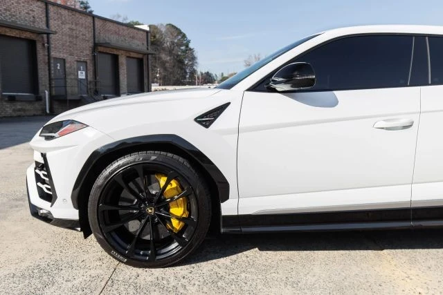 2020 Lamborghini Urus - Image 2 of 21