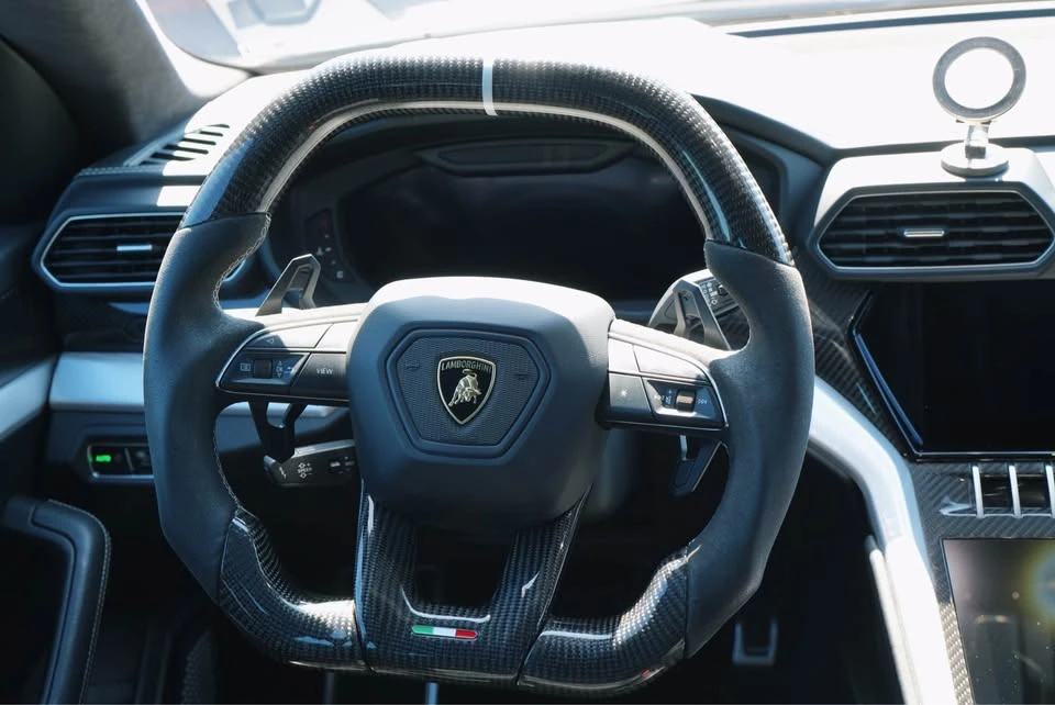 2020 Lamborghini Urus - Image 17 of 20