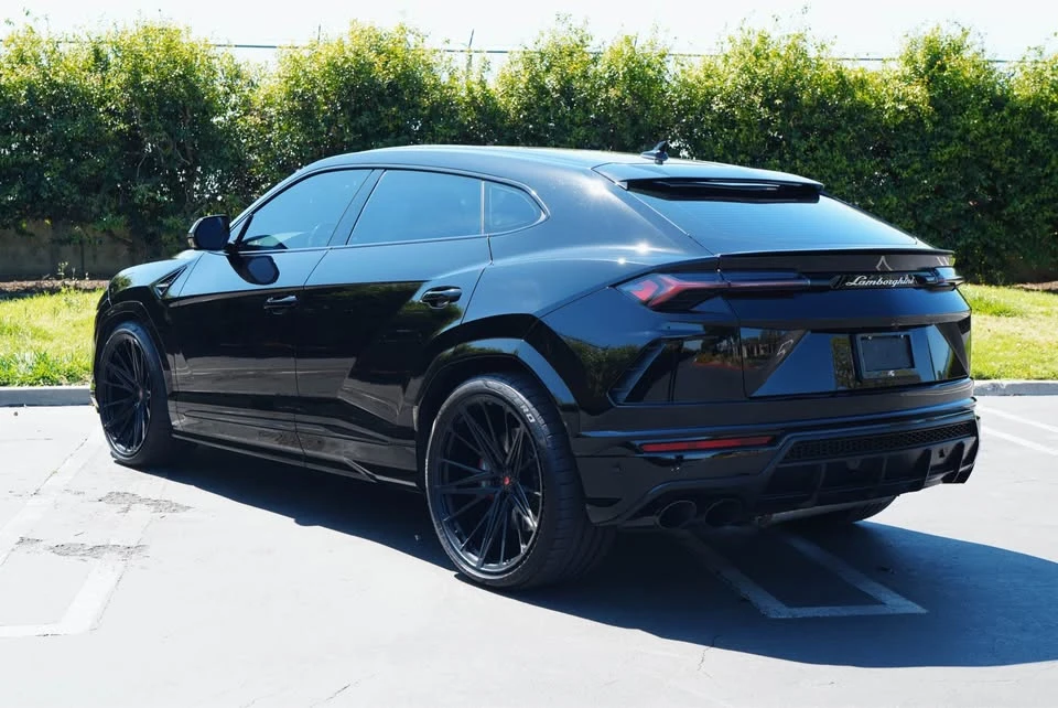 2020 Lamborghini Urus - Image 2 of 20