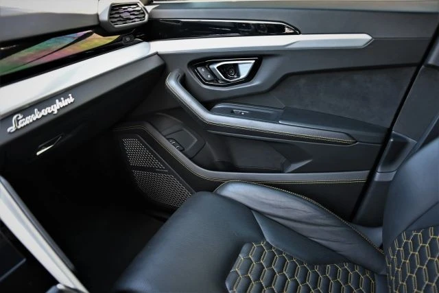 2020 Lamborghini Urus - Image 27 of 29