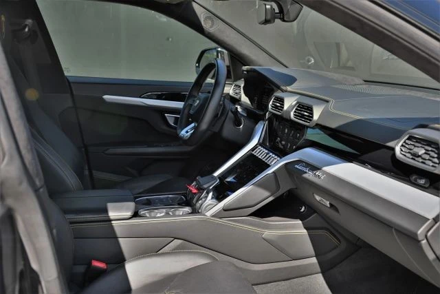 2020 Lamborghini Urus - Image 22 of 29