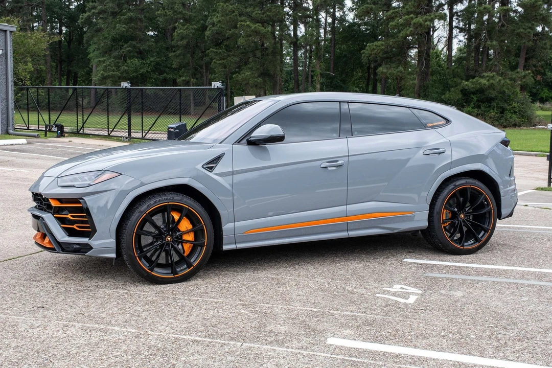 2020 Lamborghini Urus - Image 3 of 31