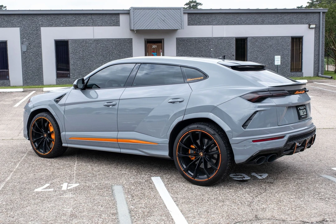 2020 Lamborghini Urus - Image 8 of 31