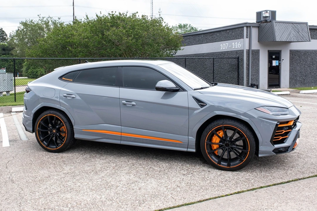 2020 Lamborghini Urus - Image 17 of 31