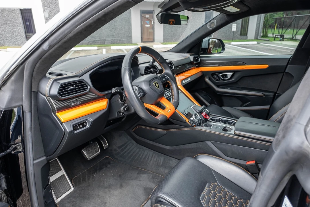 2020 Lamborghini Urus - Image 4 of 31