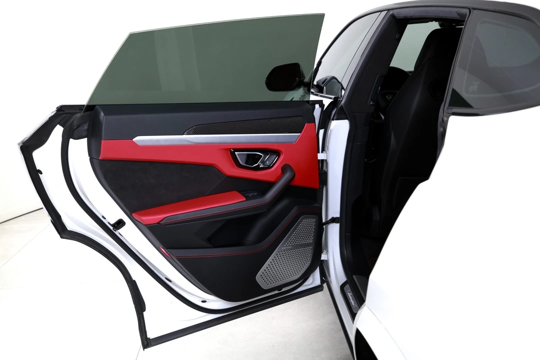 2020 Lamborghini Urus - Image 17 of 31