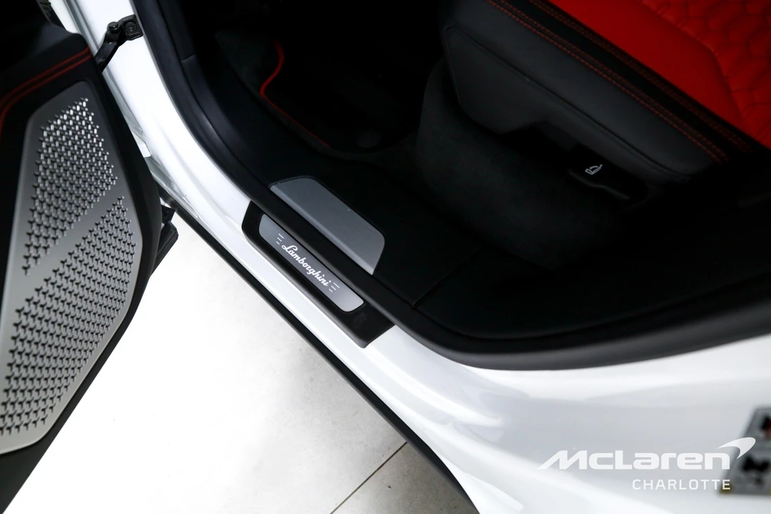 2020 Lamborghini Urus - Image 20 of 31