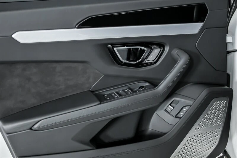 2020 Lamborghini Urus - Image 18 of 21