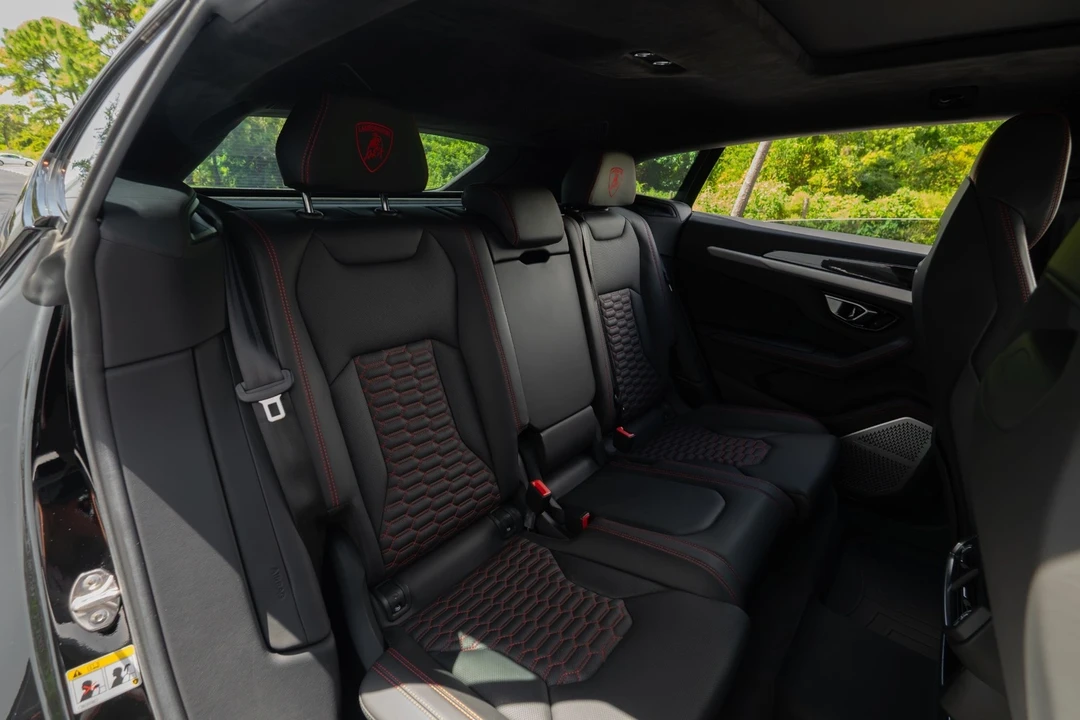 2020 Lamborghini Urus - Image 8 of 12