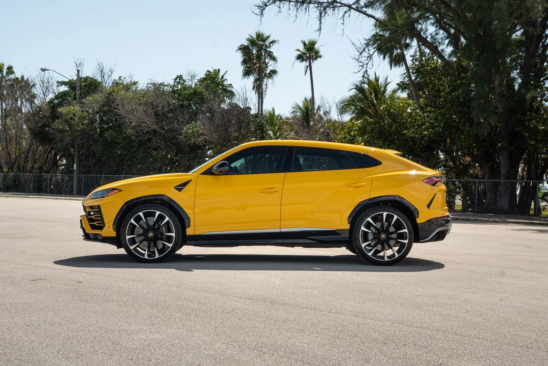 2020 Lamborghini Urus - Image 9 of 14