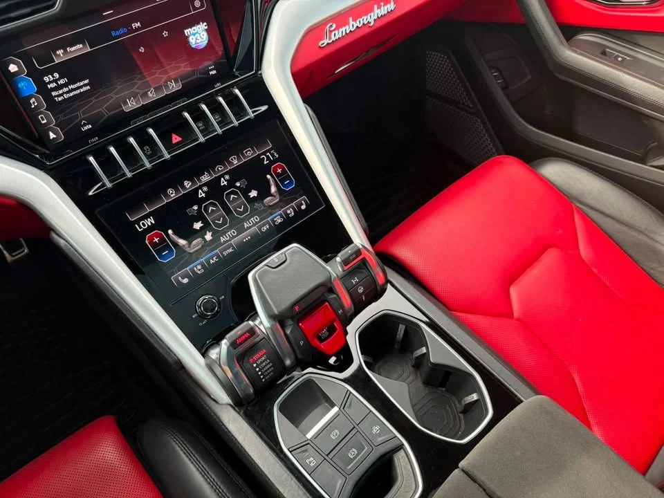 2020 Lamborghini Urus - Image 10 of 13