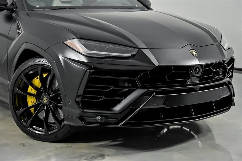 2020 Lamborghini Urus - Image 2 of 31