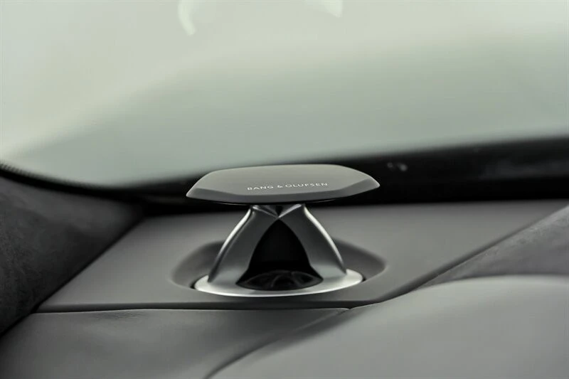 2020 Lamborghini Urus - Image 24 of 31