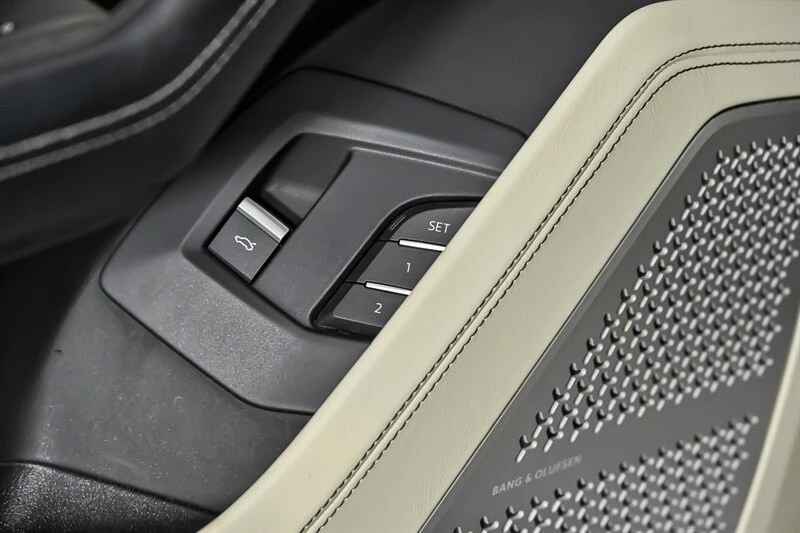2020 Lamborghini Urus - Image 14 of 31