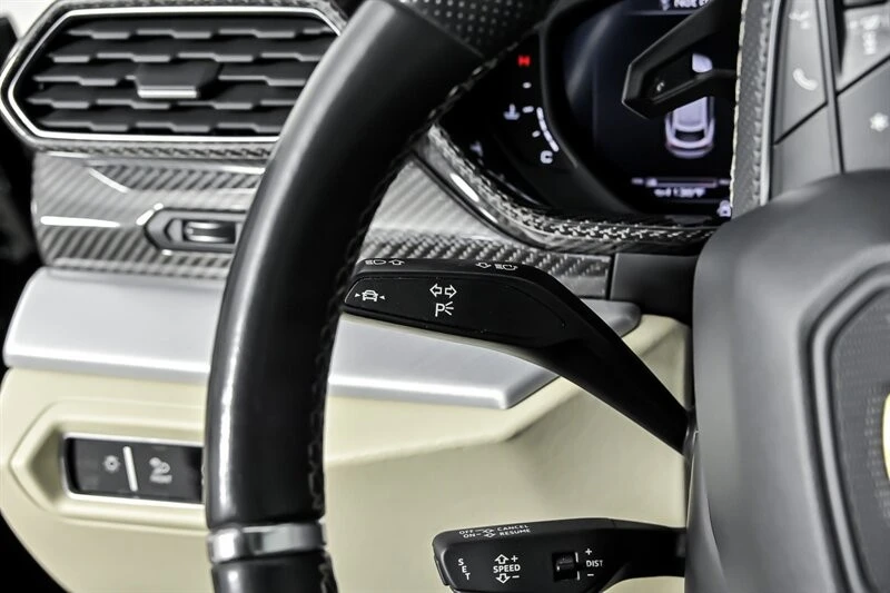 2020 Lamborghini Urus - Image 27 of 31