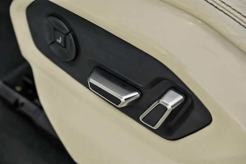 2020 Lamborghini Urus - Image 23 of 31