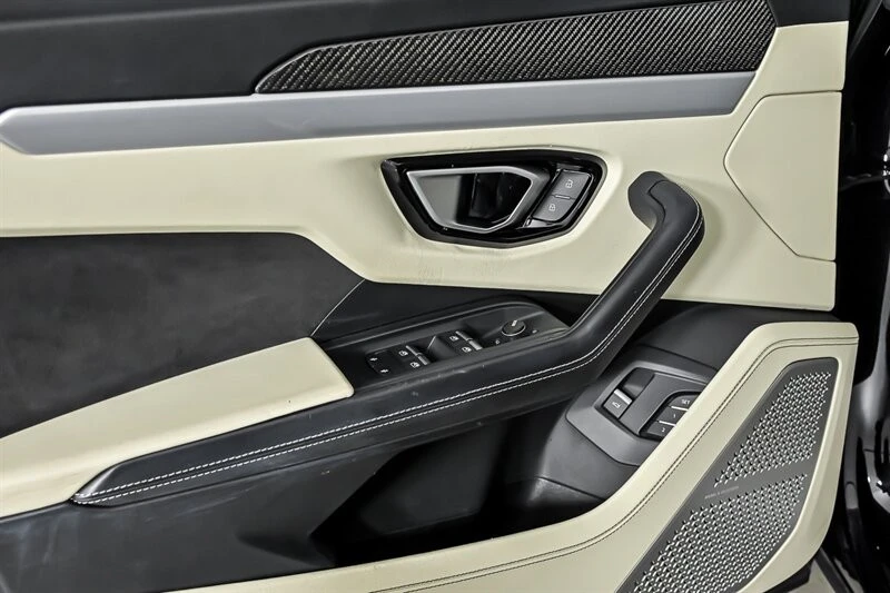 2020 Lamborghini Urus - Image 13 of 31